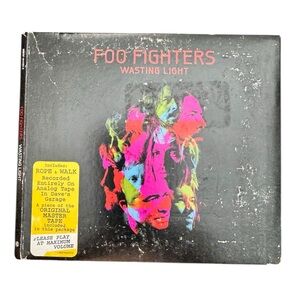 🔵 3/ $15 - Foo Fighters / Wasting Light CD